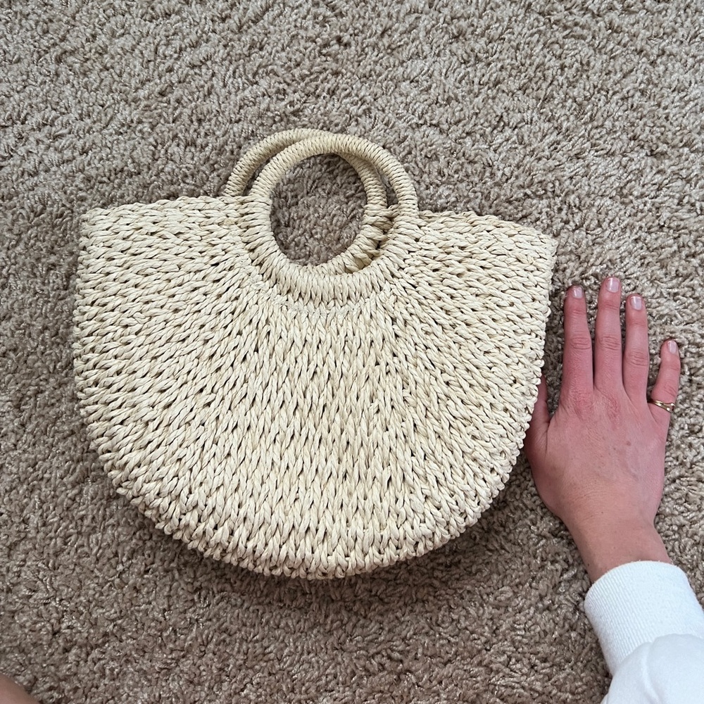 Women’s Woven Straw Beach Bag